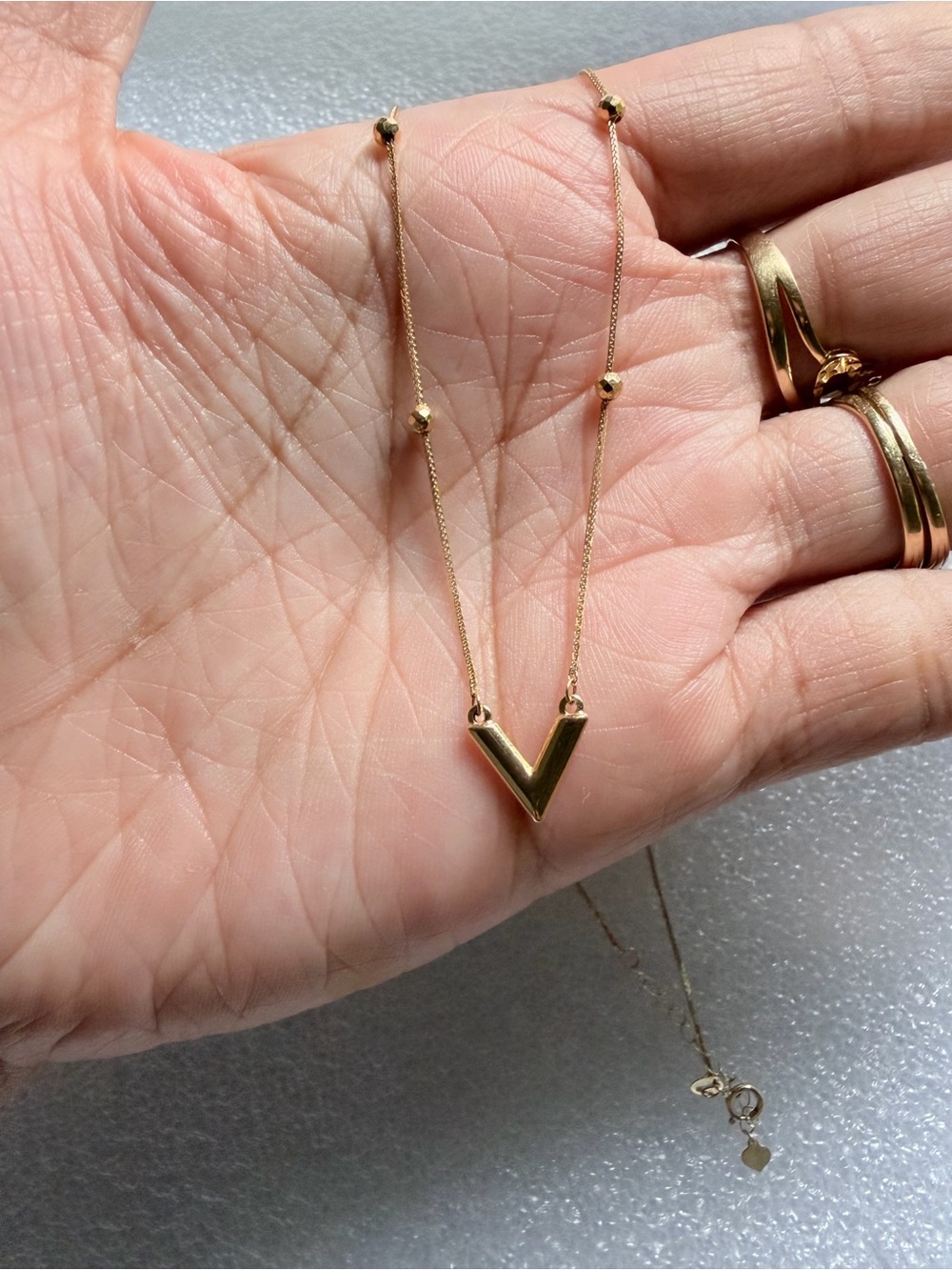 18karat Gold V-Pendant Station Necklace - Elegant Women’s Jewelry